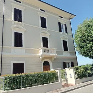 https://il-pettirosso.it-tuscanyhotel.com